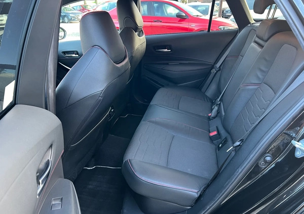 Toyota Corolla cena 99999 przebieg: 83652, rok produkcji 2019 z Witnica małe 562